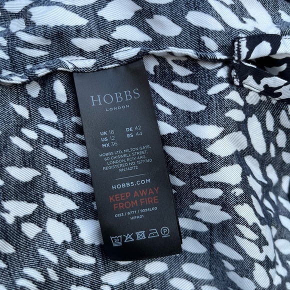 Black and White Pattern Blouse - Picture 5 of 5